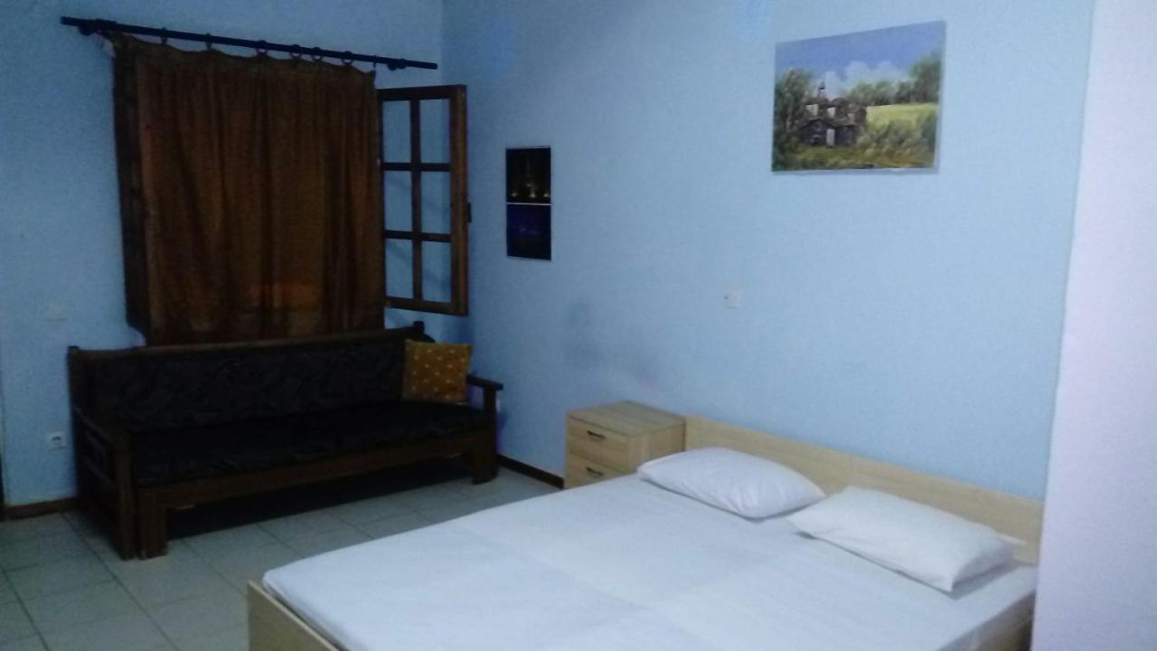 Camping Elizabeth Hotel Kalyvia Varikou Exterior photo